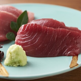 A masterpiece that makes full use of carefully selected tuna and seasonal fresh fish purchased from "Yamayuki"