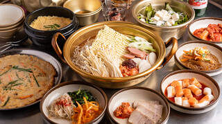 Tejiya - 選べる鍋コース！
                        キムチ鍋、プデチゲ鍋、スンドゥブ鍋、チーズタッカルビなど、豊富なサイドメニュー
