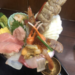 野口鮮魚店 - 朝一築地丼の右側面