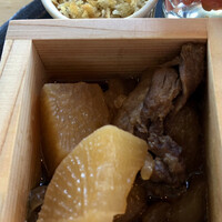 春秋 溜池山王店 - 牛肉と大根の煮物