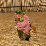 立飲み寿司 三浦三崎港 めぐみ水産 横浜ポルタ店 - 