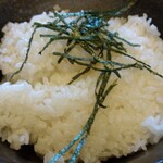 てんぺい - 白飯(しろめし)。いつも丁度良い炊き具合で美味しいです。