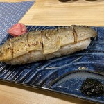 鯖の上にも三年 - 名物焼き鯖寿し500円