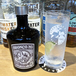 Yokohama Gin Distillery - BRONCO20のジントニック980円。フラグシップジンとのことで、1杯目にオススメされました