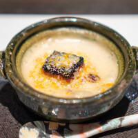 鮨 やまけん 銀座店 - 帆立と生麩のグラタン