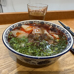 薬膳料理 ザムザムの泉 - 逸品伝統牛肉麺