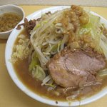 ガッツリラーメン めんしろう - 山盛りな「小らーめん 250g にんにく、野菜、アブラ増し(\650)」