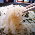 うどんの小町 - 麺は半透明、つやつやでつるつる、シコシコです(^^)