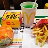 マクドナルド - 倍スパイシービーフバーガー300円 こく旨かるびマック マックフライポテトM ファンタメロンＭ 710円