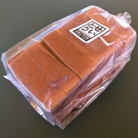 和牛熟成牛とシチリアワイン せいとう 本店 - 黒パン　500円