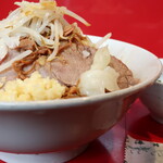 ラーメン二郎 - 汁なし半分＋ニンニク多め＋青ネギ