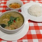 ティーヌン - 海老とアボカドのグリーンカレー