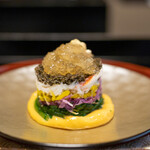 よし町 - 2022.10 三菊博多押し（春菊、菊花、もって菊、紅ずわい蟹、とんぶり、ゼリー酢）