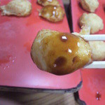 明石名物 玉子焼き 本家きむらや - 次はソースもつけてみました。