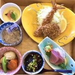 Katsumaru - ヒレカツと海老フライ  茶碗蒸し  刺し身  小鉢