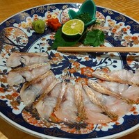対馬のどぐろとイカ活き造り 博多 魚蔵 都ホテル店 - のどぐろ炙り薄造り