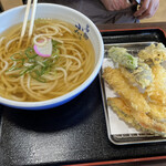 Menjuku - 盛り合わせ天うどん　960円