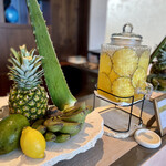 星のや沖縄 ダイニング - キールー：パイナップル・マンゴー