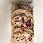 どんぐり - 【2022年09月】天然酵母 マカダミアクランベリー（ハーフ）@300円。