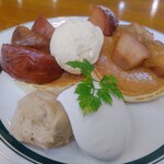 gram - 『焼りんごと紅茶のパンケーキ　1200円』