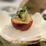 星のや沖縄 ダイニング - シャコガイとパッションフルーツのカッペリーニ：極細の冷製パスタです。シャコ貝のコリコリ感が堪らないのと、パッションフルーツの爽やかな酸味とほんのり甘味とのコンビネーションが見事です。