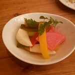 Wainshokudouhachijuurou - 新鮮季節野菜のピクルス：390円+税