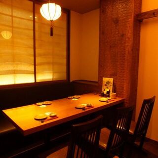 A relaxing Japanese space with a proud atmosphere. Private rooms available in a variety of sizes to suit different occasions