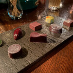 Bar 真夜中は別の顔 - 盛り合わせ8種