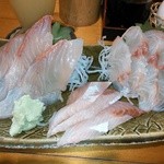 宵 - 刺身盛合せ（メジナ、ブリ、カンパチ）