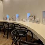 オガワヤ - おしゃれな形のカウンター