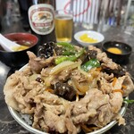 中華料理 末広 - 焼肉丼(中華スープ・たくあん・生玉子付)