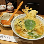 うどん棒 - 天ぷらうどん（930円）