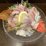 かもめ食堂 - 刺し身の盛合せ