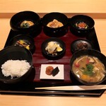銀座 稲葉 - 小鉢6品・ご飯・梅干し・お味噌汁