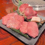 黒毛和牛焼肉うしくろ - 