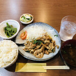 家庭料理居酒屋 よってって - ♪豚肉の〇〇炒め定食 ¥500