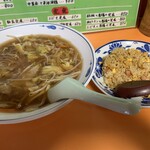 蓬莱飯店 - ちゃんぽん+半チャーハン