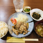 家庭料理居酒屋 よってって - ♪トンテキ風定食¥500