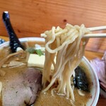 三平ラーメン - 自家製モチモチ麺