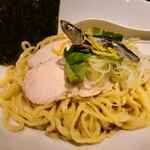 鶏そば・ラーメン Tonari - 麺アップ