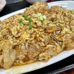 Shanhai Shuka - 部長様の卵と豚肉の炒め……だったかな？正式名失念(´⊙ω⊙`)ご飯が進むお味でした♪ この茶色がイイんです。笑