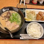 極とんラーメン - 唐揚げセット