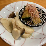 食堂★酒バ ココソーレ - お通しは、エリンギ、ズッキーニ