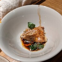 地葉はなれ - よだれ鶏のラー油ダレ