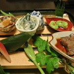 つる幸 - 八寸　飯蛸の海鼠腸和え　能登牛　など