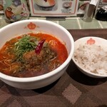 香家 - 坦々麺1000円、ライス100円