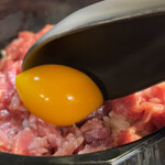 厳選黒毛和牛焼肉 雅火 - 名古屋コーチンの新鮮生卵の弾力半端ない!!