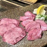 炭火焼肉 とさや 伏見店 - 