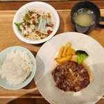 Kafe Gohan Use - 〝ランチメニュー〟粗挽きハンバーグ