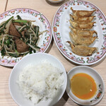 餃子の王将  - レバニラ炒め　餃子　中飯